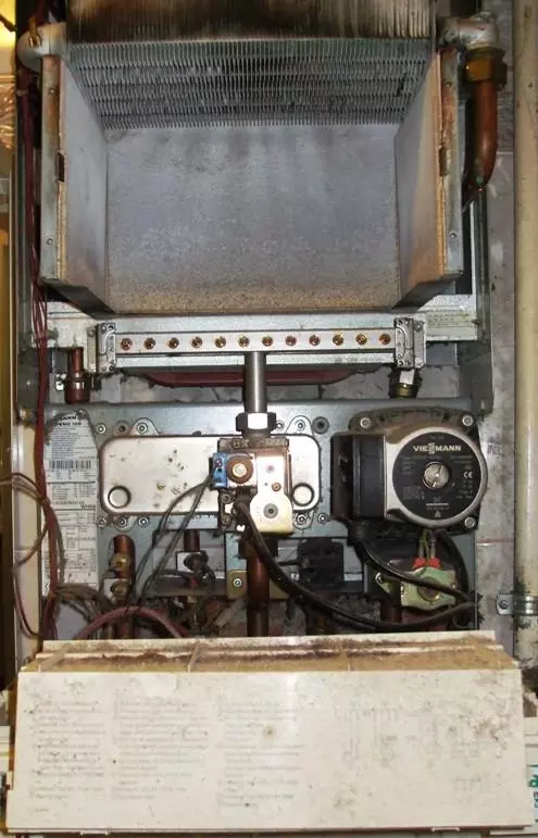 Brudny wymiennik woda spaliny kotla Viessmann