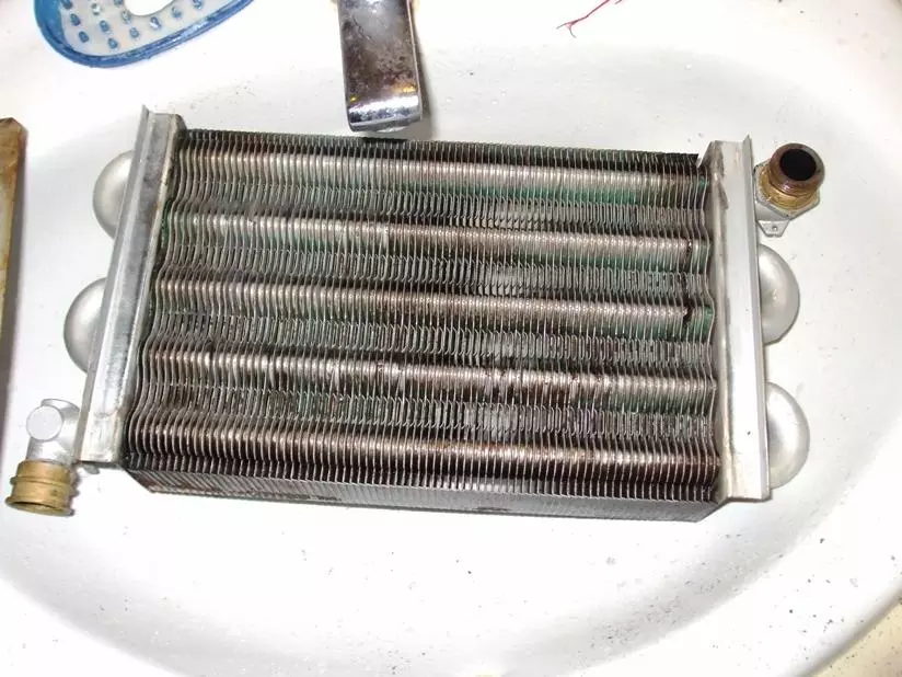 czysty wymiennik ciepła kotła gazowego