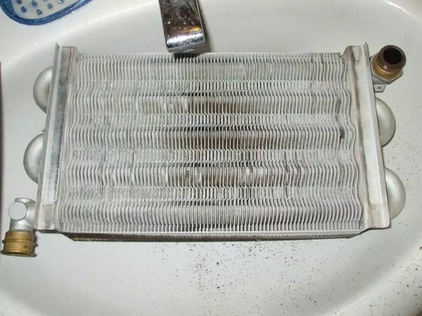 brudny wymiennik kotła gazowego